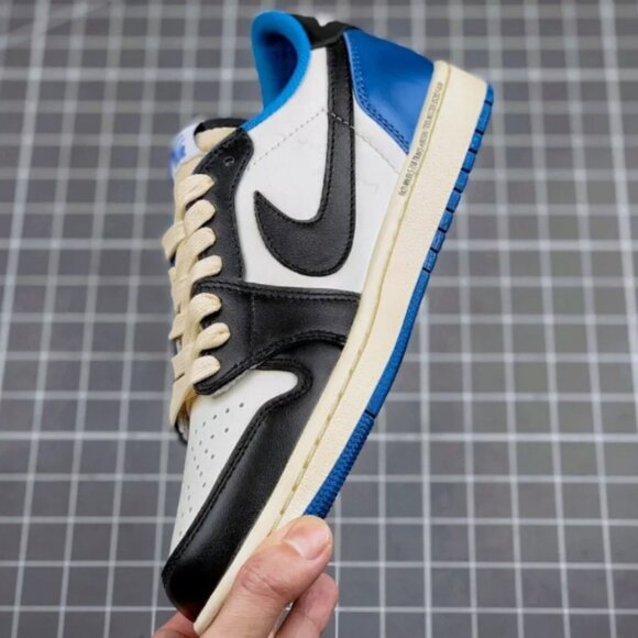 Travis Scott x AJ 1 Retro Low OG SP Fragment White Blue Daily - Picture 5 of 10